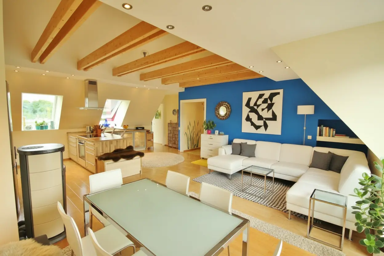Wohnzimmer nach dem KI-Homestaging im Stil Modern